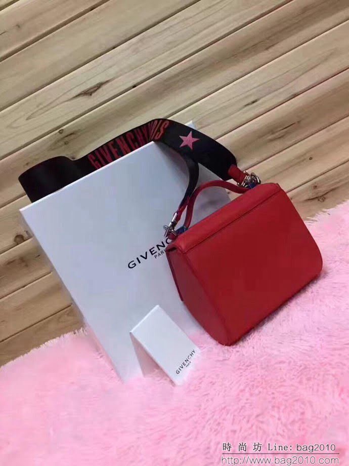 GlVENCHY紀梵希 2017春夏女裝系列 GIVENCHY Logo寬肩帶裝飾 黑色Pandora Box手袋 斜挎包 經典實用  tsg1123